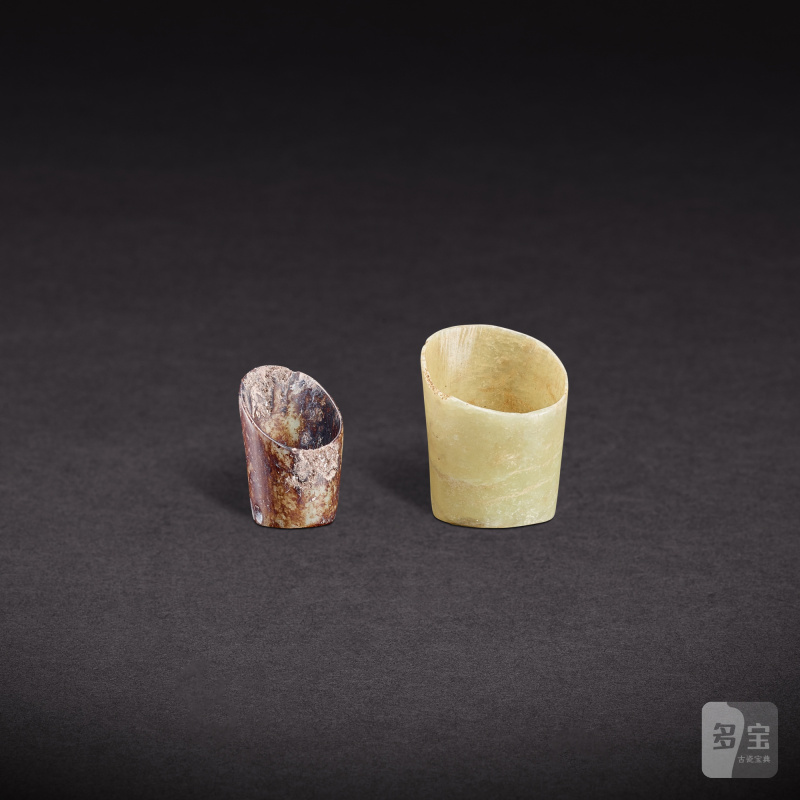 Two celadon jade hoof-shaped ornaments, Neolithic period, Hongshan culture | 新石器時代 紅山文化 青玉馬蹄管形器兩件